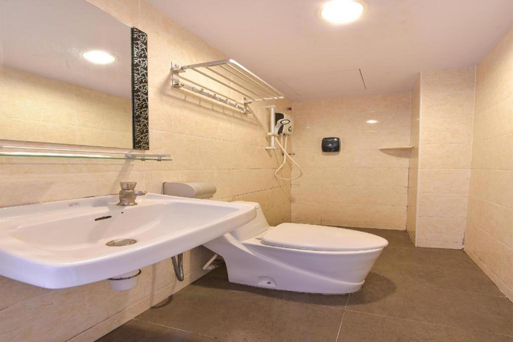 Grand Ct Hotel Malacca Eksteriør billede